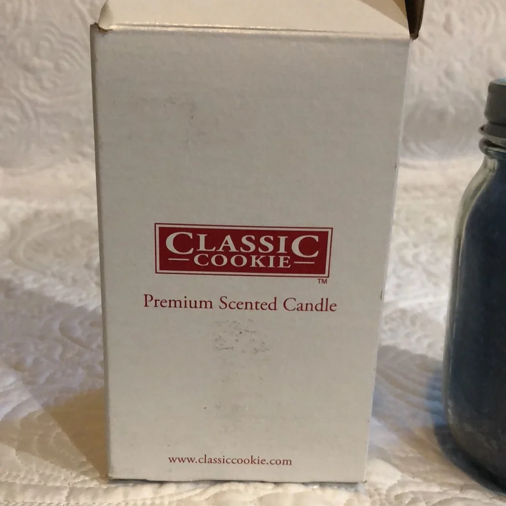 Classic Cookie‎ blueberries and cream candle, NWT